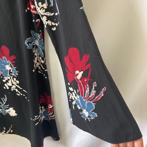 Now| Girls black floral flared long sleeve dress - Picture 6 of 10